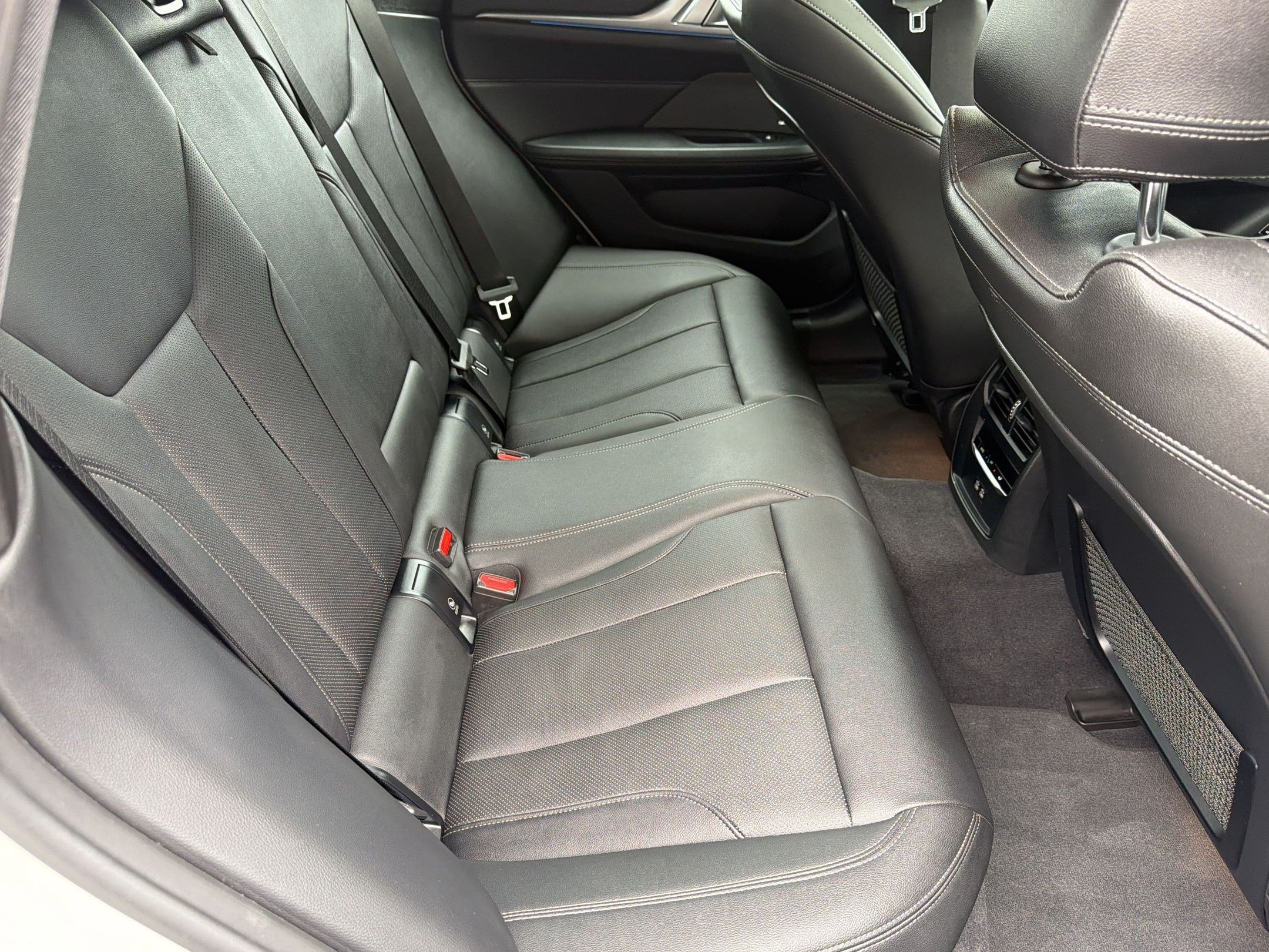 Certified 2023 BMW i4 eDrive40 w/ M Sport Package RWD image 29