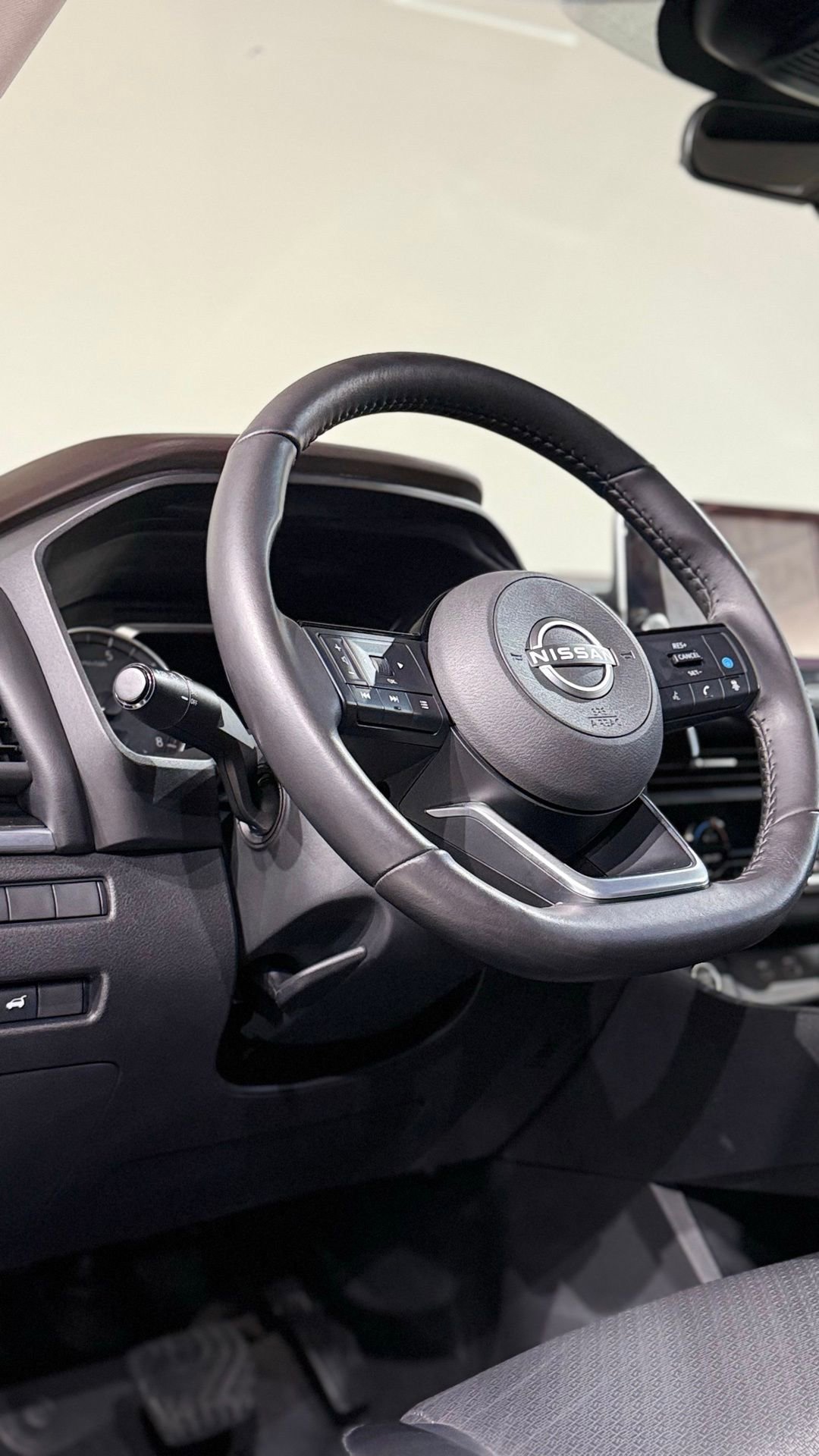 Used 2023 Nissan Rogue SV w/ SV Premium B Package image 36