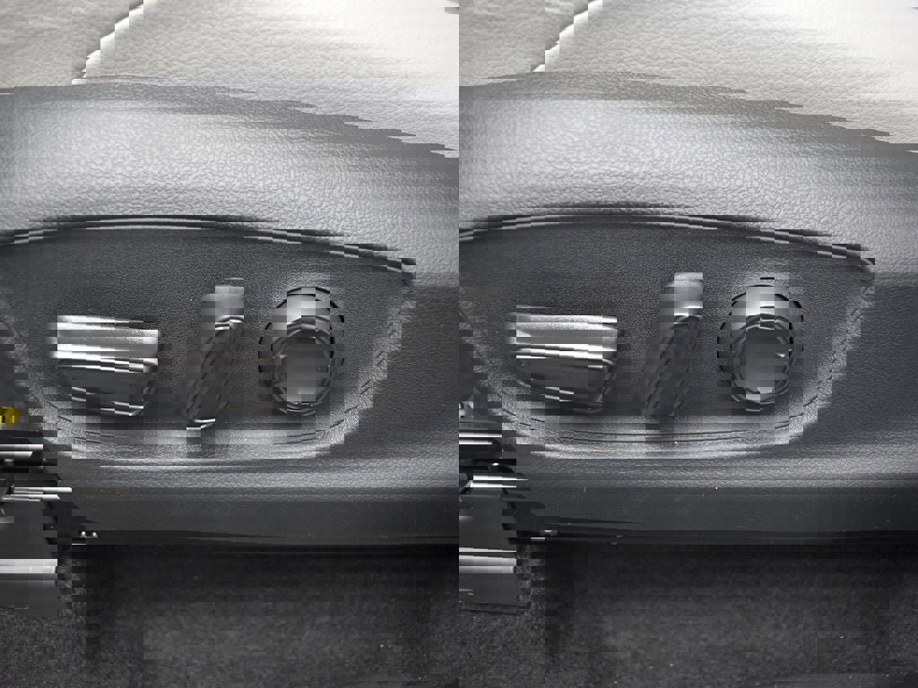 New 2025 Toyota Tacoma Limited w/ Tow Tech Package image 15