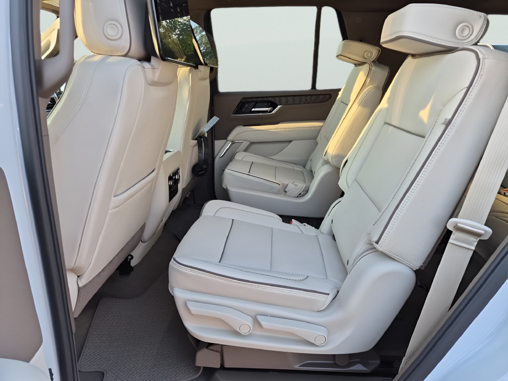 New 2026 GMC Yukon Denali w/ Denali Reserve Package AWD/4WD image 33