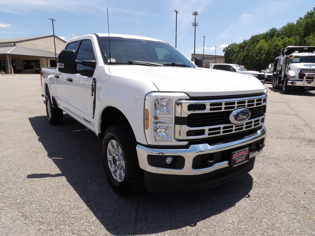 Used 2024 Ford F250 XLT w/ FX4 Off-Road Package AWD/4WD image 11