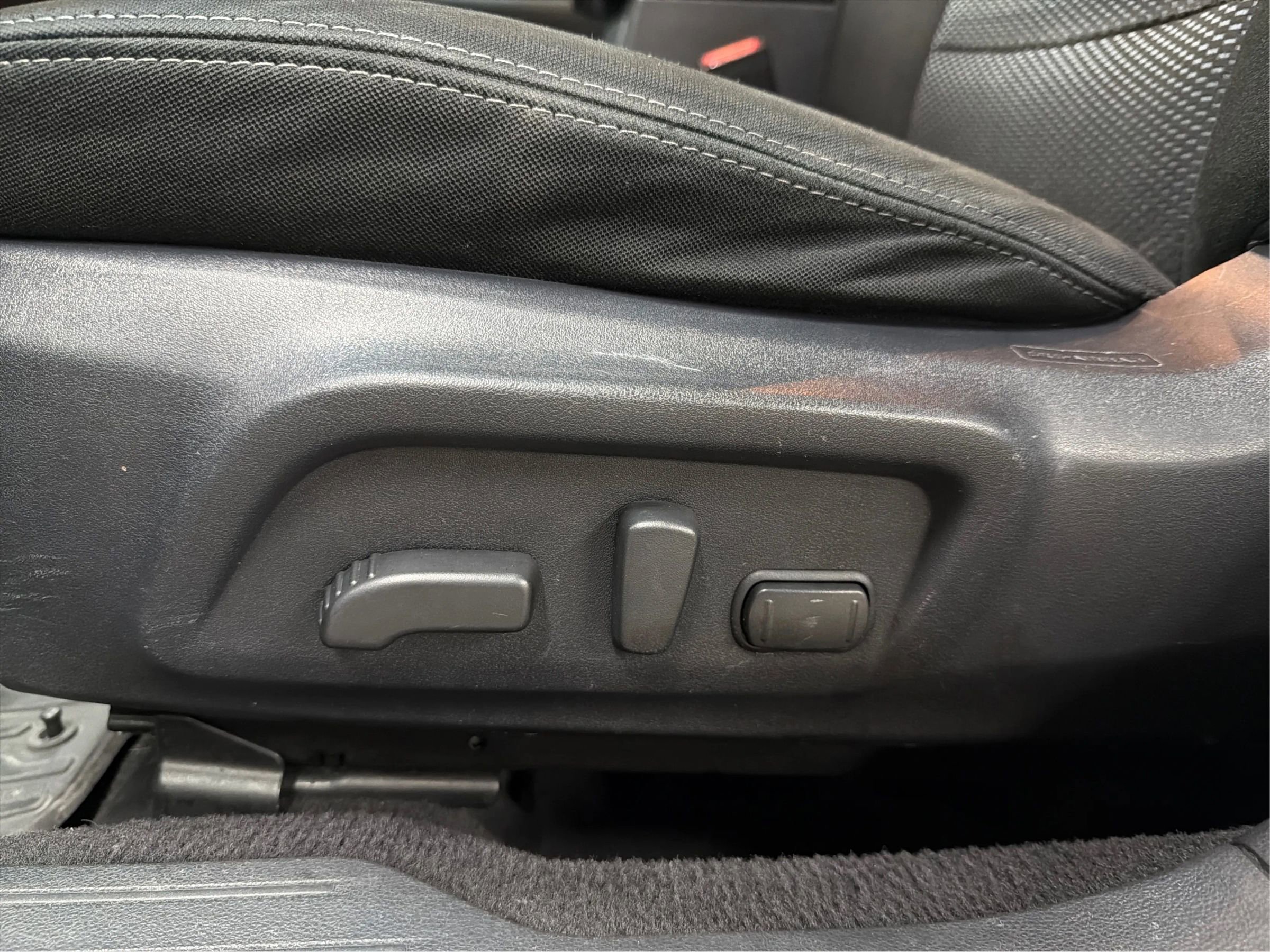 Used 2017 Subaru Outback 2.5i Premium AWD/4WD image 33