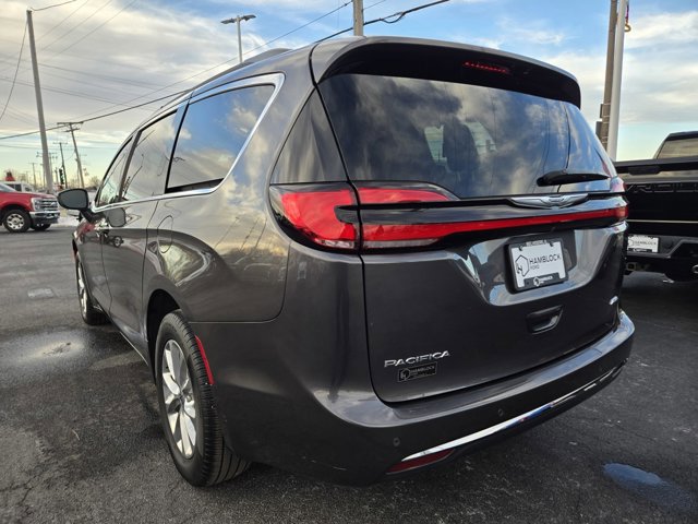 Used 2022 Chrysler Pacifica Touring-L image 44