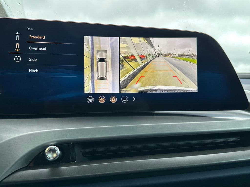 Used 2026 Cadillac Vistiq Premium Luxury image 27