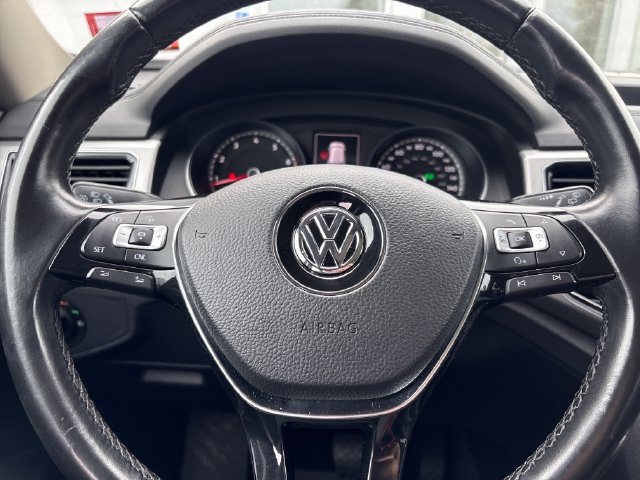 Used 2018 Volkswagen Atlas SEL AWD/4WD image 16