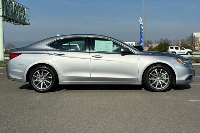 Used 2018 Acura TLX image 3