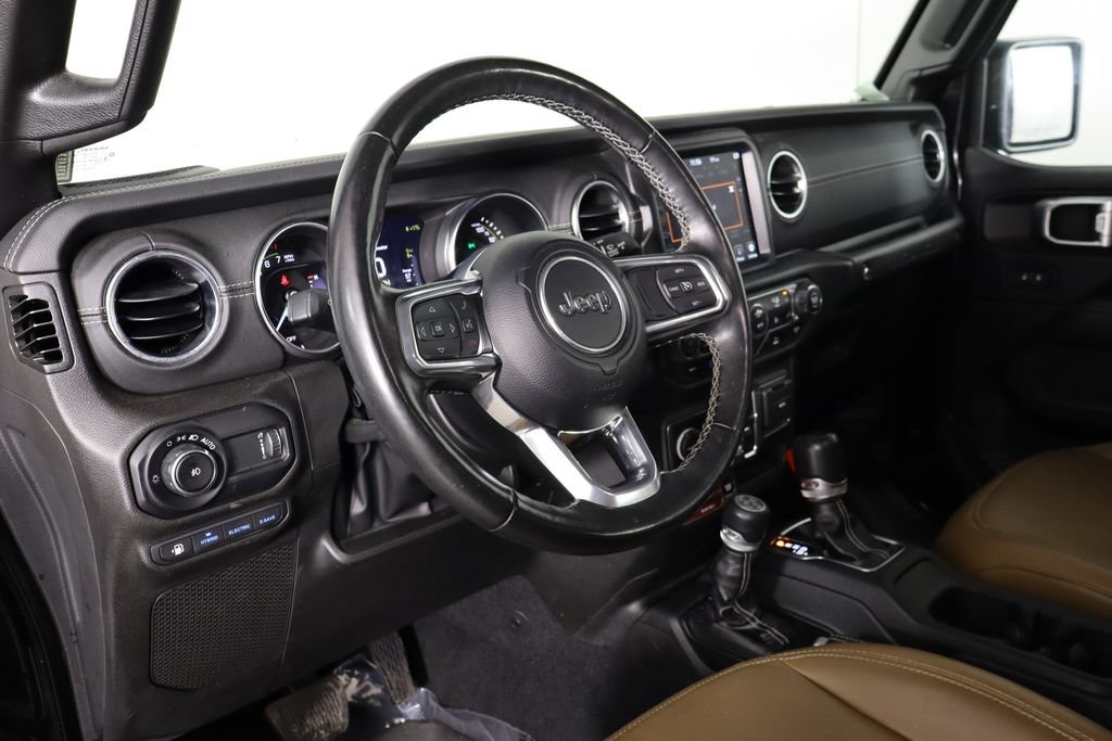 Used 2023 Jeep Wrangler Unlimited Rubicon 4xe w/ Cold Weather Group AWD/4WD image 20