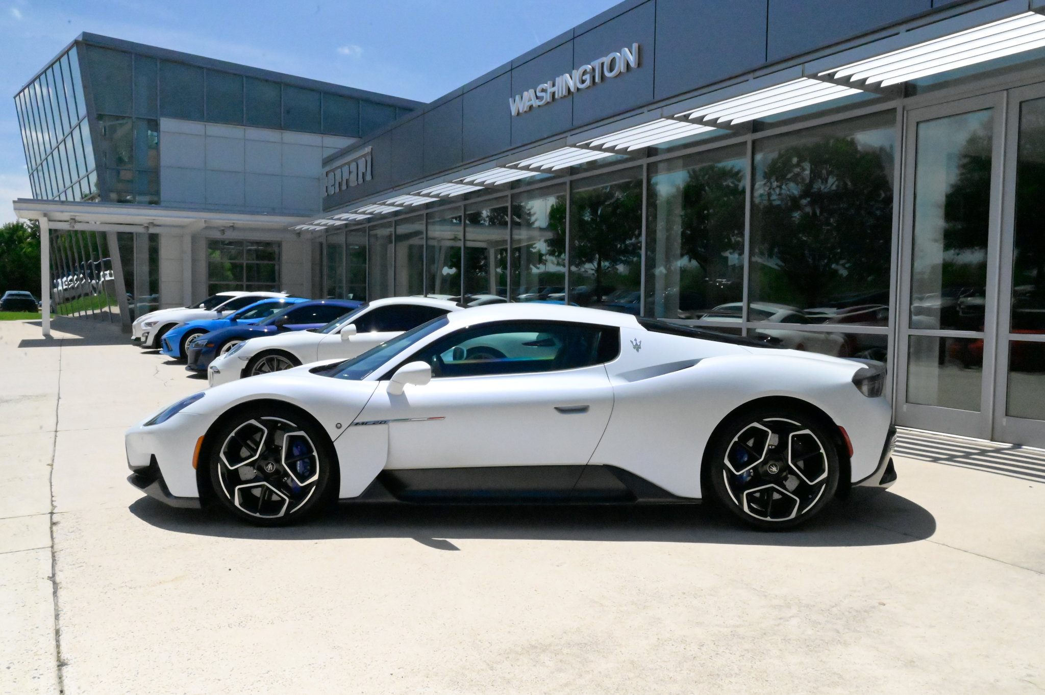 Used 2022 Maserati MC20 Coupe RWD image 3
