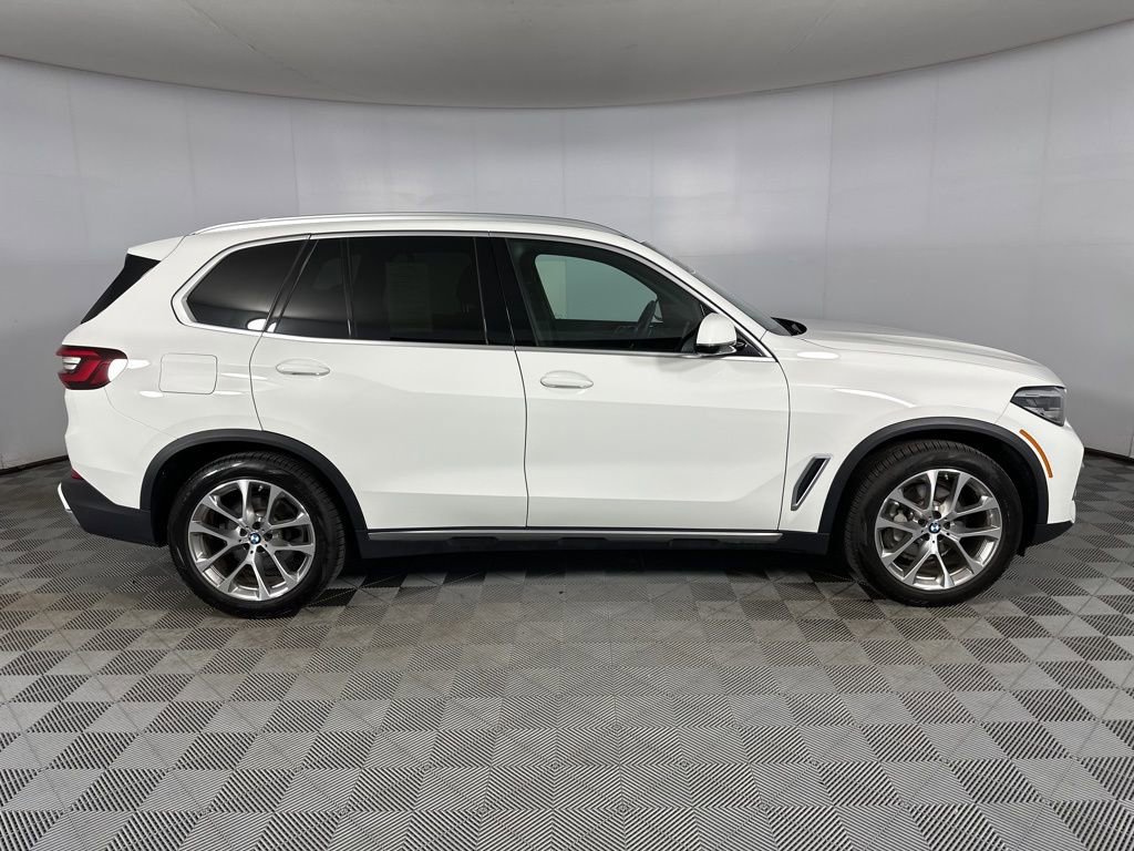 Certified 2023 BMW X5 xDrive40i w/ Premium Package AWD/4WD image 29