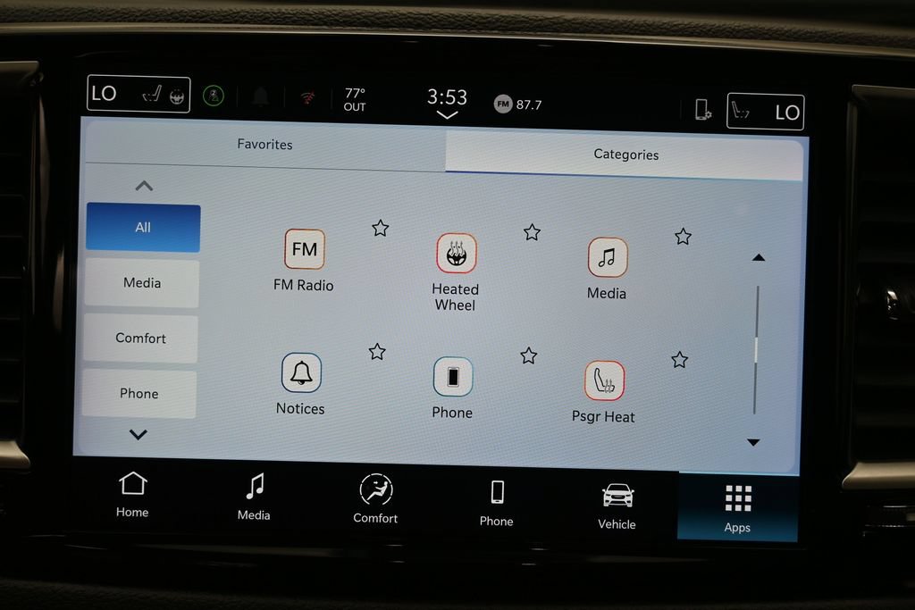 Used 2025 Chrysler Pacifica Select FWD image 13