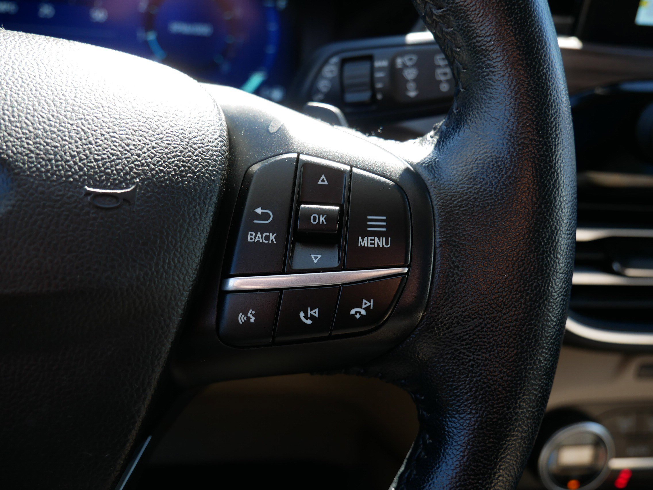 Used 2020 Ford Escape Titanium image 29