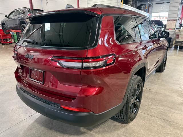 Certified 2025 Jeep Grand Cherokee L Altitude AWD/4WD image 29
