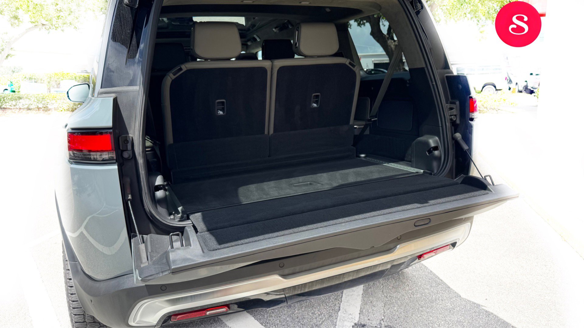 Used 2023 Rivian R1S Adventure AWD/4WD image 11