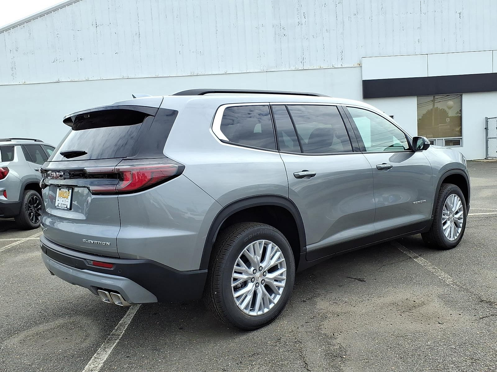 New 2027 GMC Acadia Elevation w/ Elevation Premium Package AWD/4WD image 6