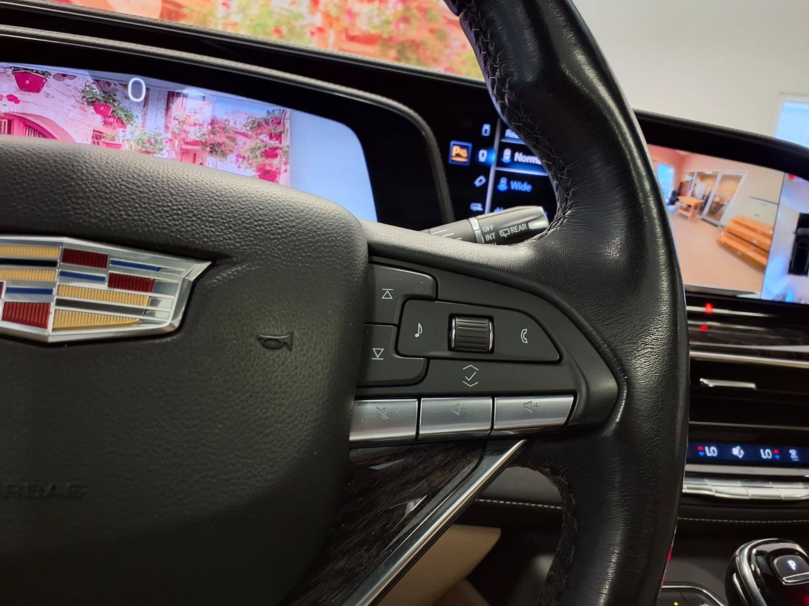 Certified 2023 Cadillac Escalade Premium Luxury w/ Performance Package AWD/4WD image 30