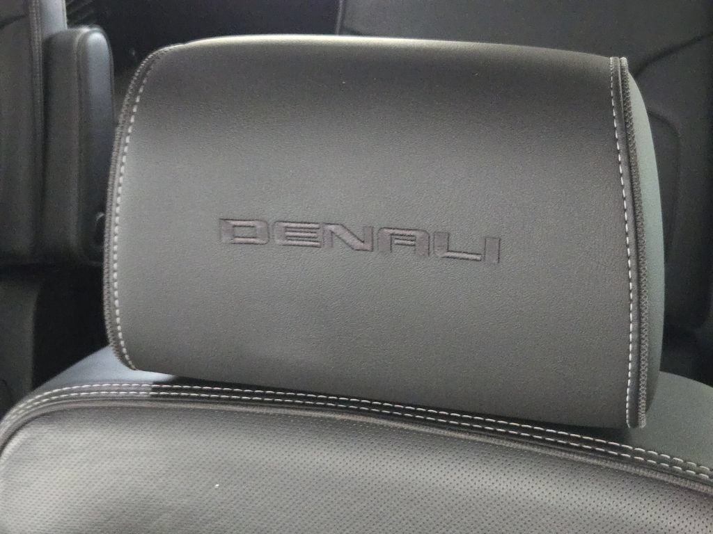 Used 2020 GMC Yukon Denali w/ Denali Ultimate Package AWD/4WD image 27
