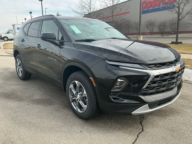 New 2026 Chevrolet Blazer LT w/ Convenience Package FWD image 2