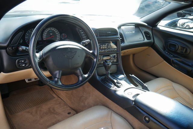 Used 2001 Chevrolet Corvette Convertible w/ Preferred Equipment Group1 image 10