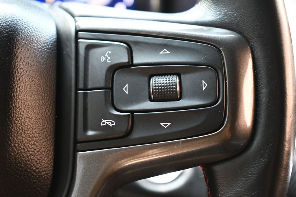 Used 2022 Chevrolet Suburban RST w/ Sport Performance Package image 30