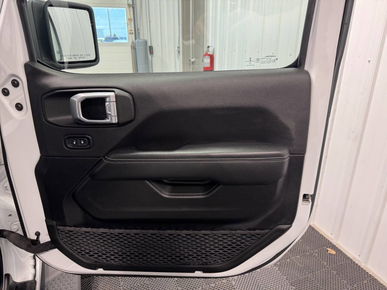 Used 2022 Jeep Wrangler Unlimited Sahara w/ Cold Weather Group image 21