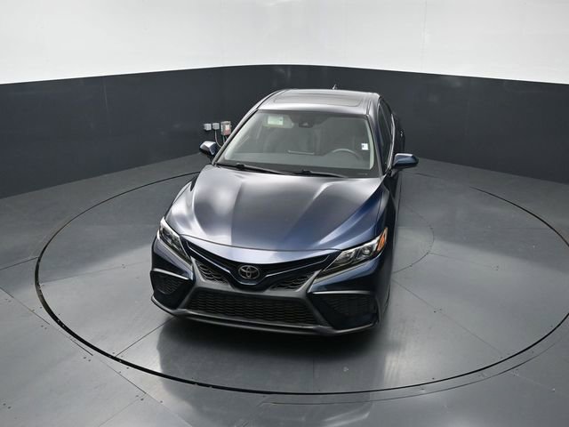 Used 2021 Toyota Camry SE w/ Convenience Package FWD image 18