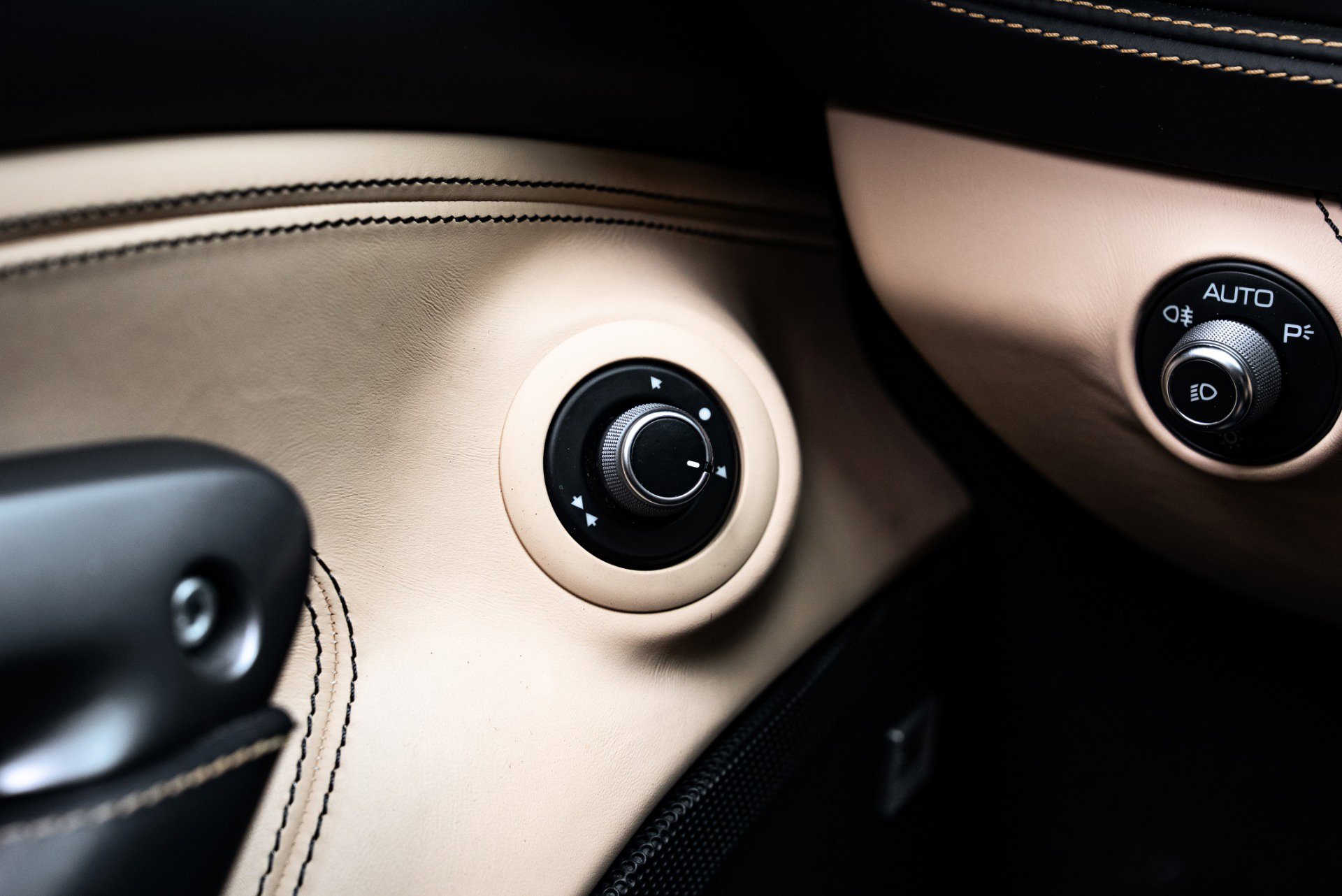 Used 2022 Ferrari F8 Tributo image 28