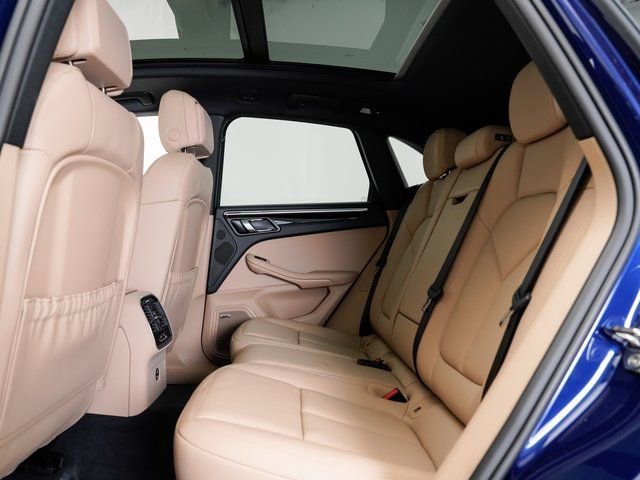 Certified 2025 Porsche Macan image 25