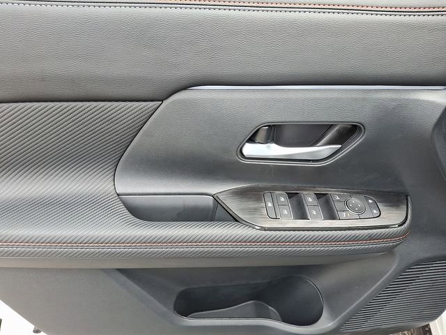 New 2026 Nissan Kicks SR w/ SR Premium Package FWD image 11