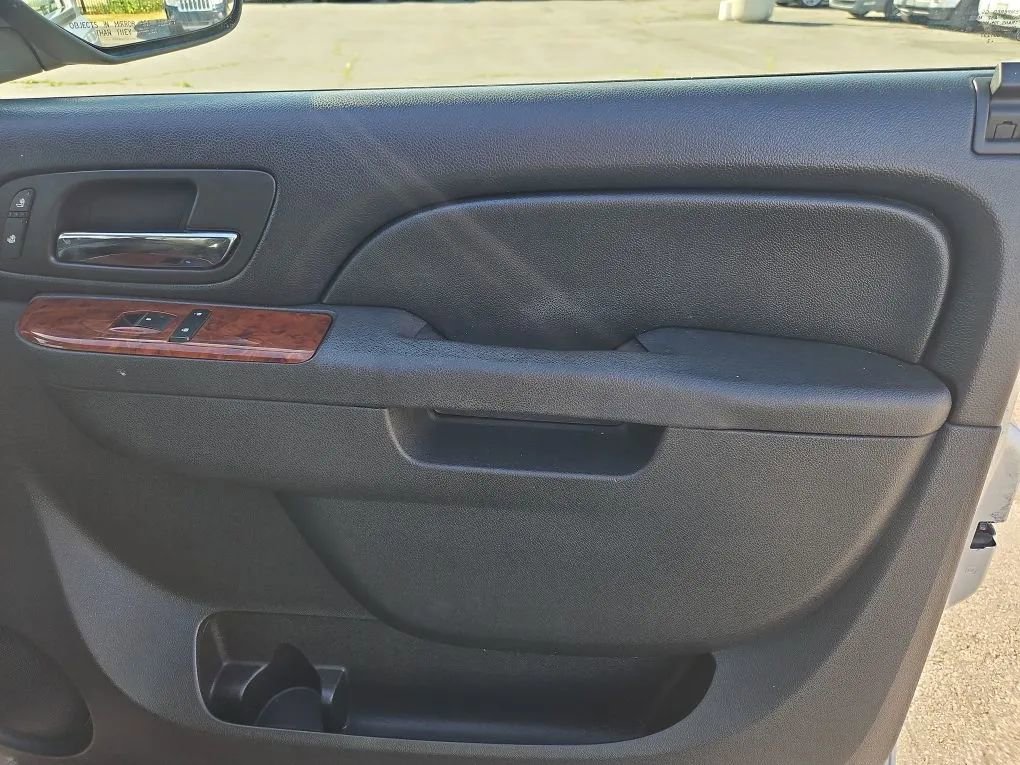 Used 2013 Chevrolet Avalanche LT w/ All-Star Edition image 15