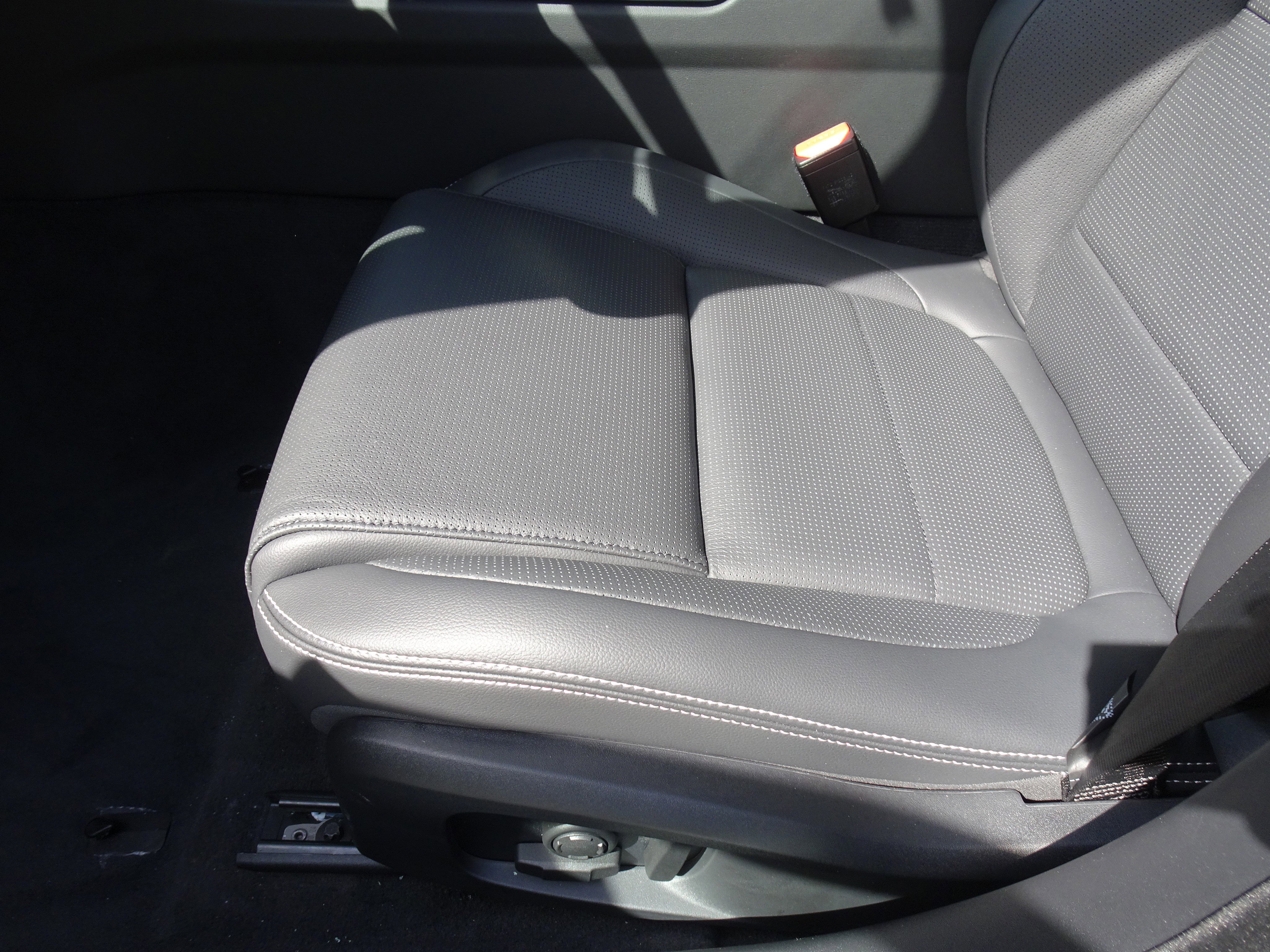 New 2024 Jaguar XF R-Dynamic SE image 18