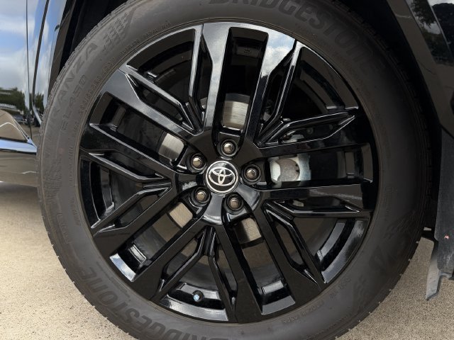 Used 2026 Toyota RAV4 XSE w/ Weather Package AWD/4WD image 9
