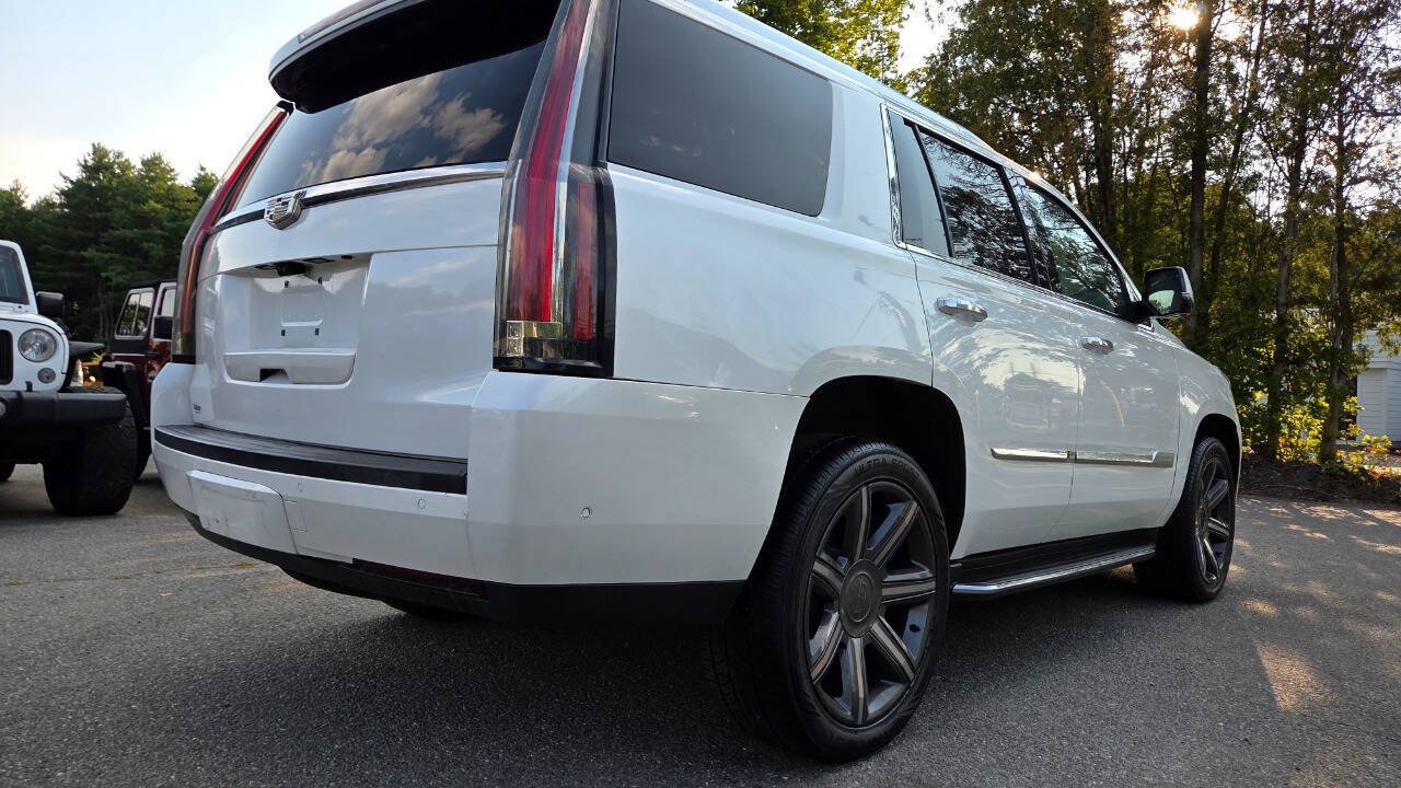Used 2017 Cadillac Escalade Luxury AWD/4WD image 19