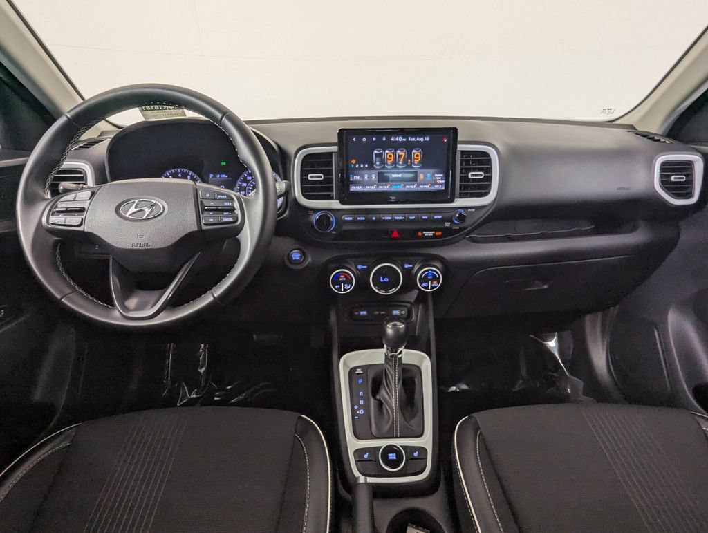 Used 2022 Hyundai Venue Limited FWD image 15