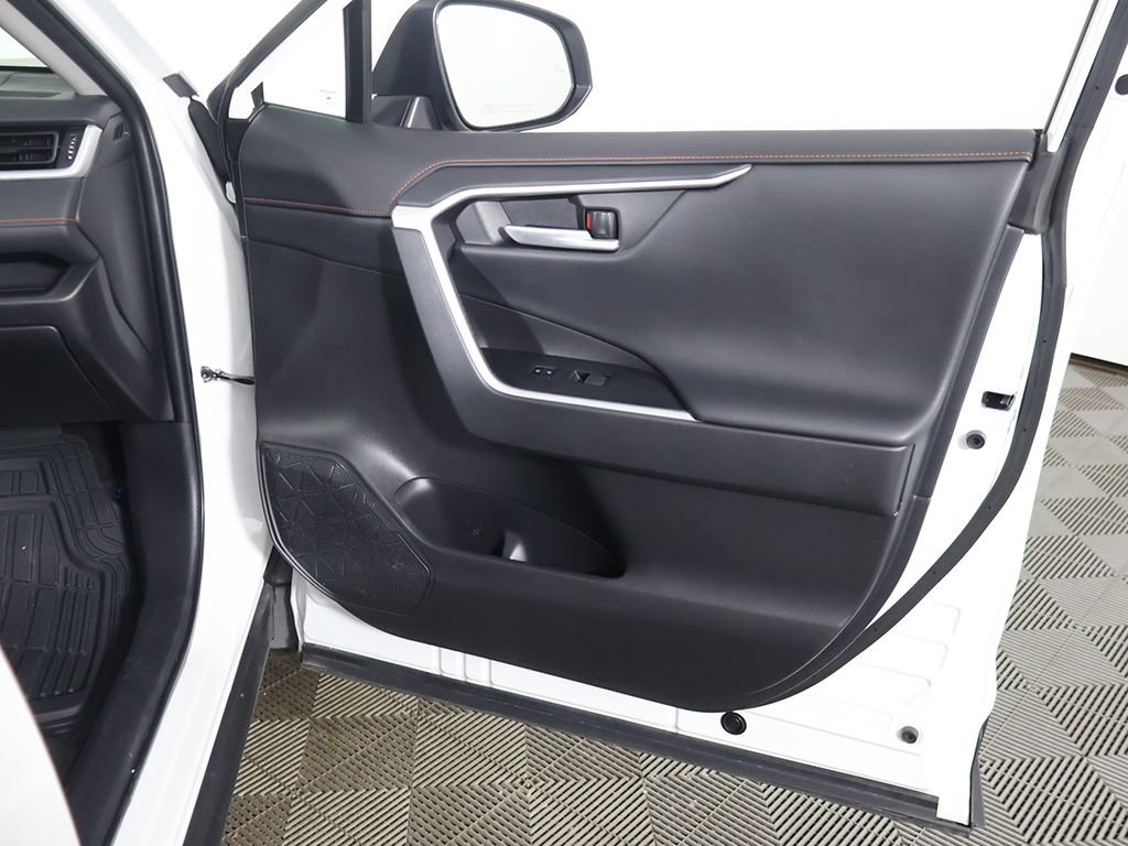 Used 2024 Toyota RAV4 Adventure image 21