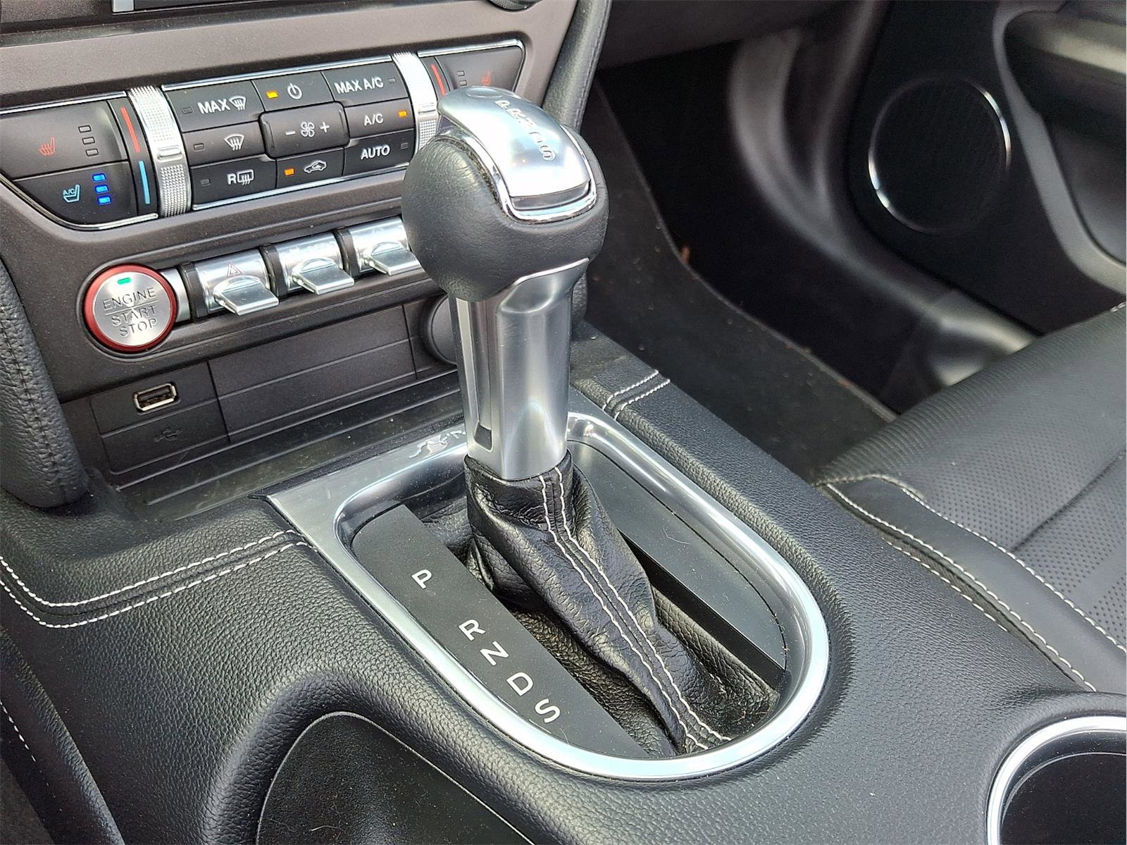 Used 2019 Ford Mustang GT Premium w/ Equipment Group 401A RWD image 35