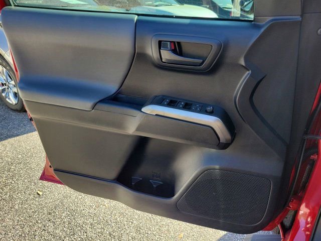 Used 2020 Toyota Tacoma SR5 RWD image 35