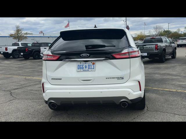 Used 2020 Ford Edge Titanium w/ Equipment Group 301A AWD/4WD image 31