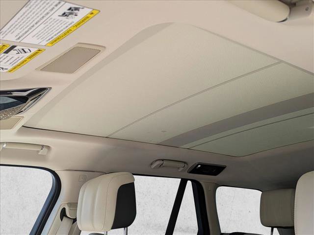 Used 2022 Land Rover Range Rover Westminster Edition image 13