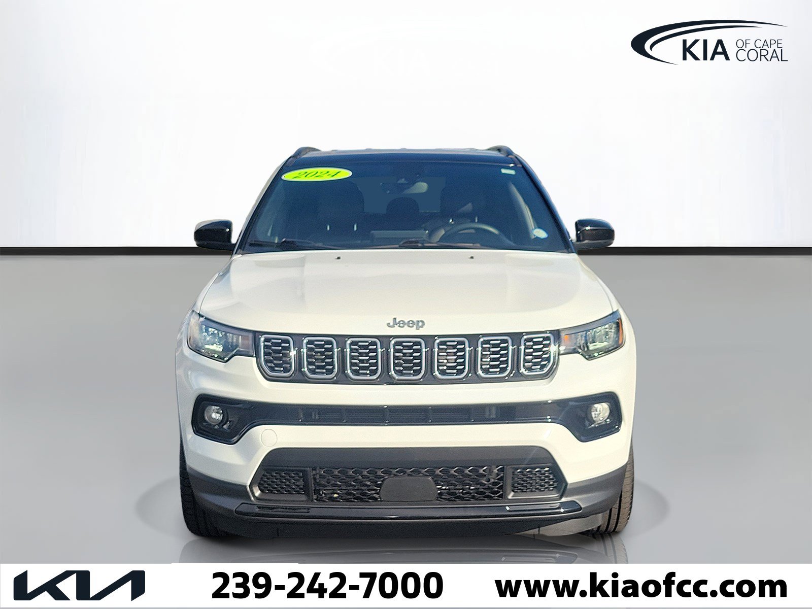 Used 2024 Jeep Compass Limited AWD/4WD image 2