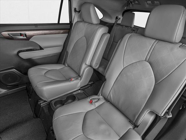 New 2026 Toyota Highlander Platinum image 9