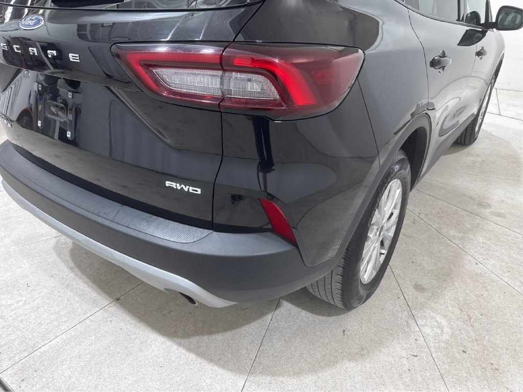 Used 2025 Ford Escape Active AWD/4WD image 22