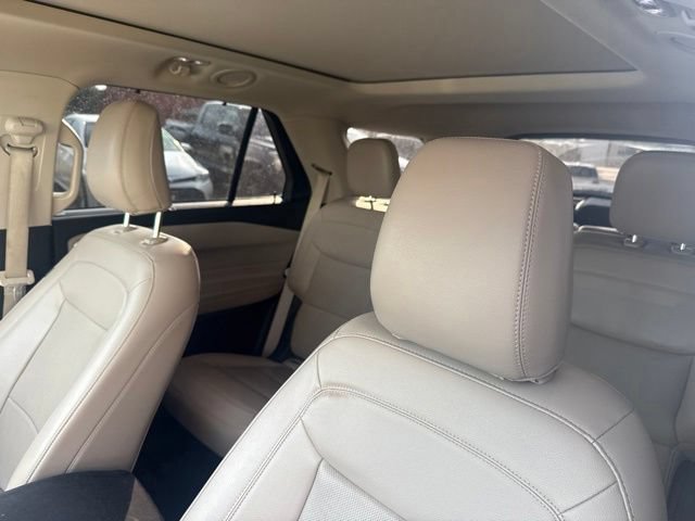 Used 2023 Ford Explorer Limited w/ Limited Technology Package RWD image 9