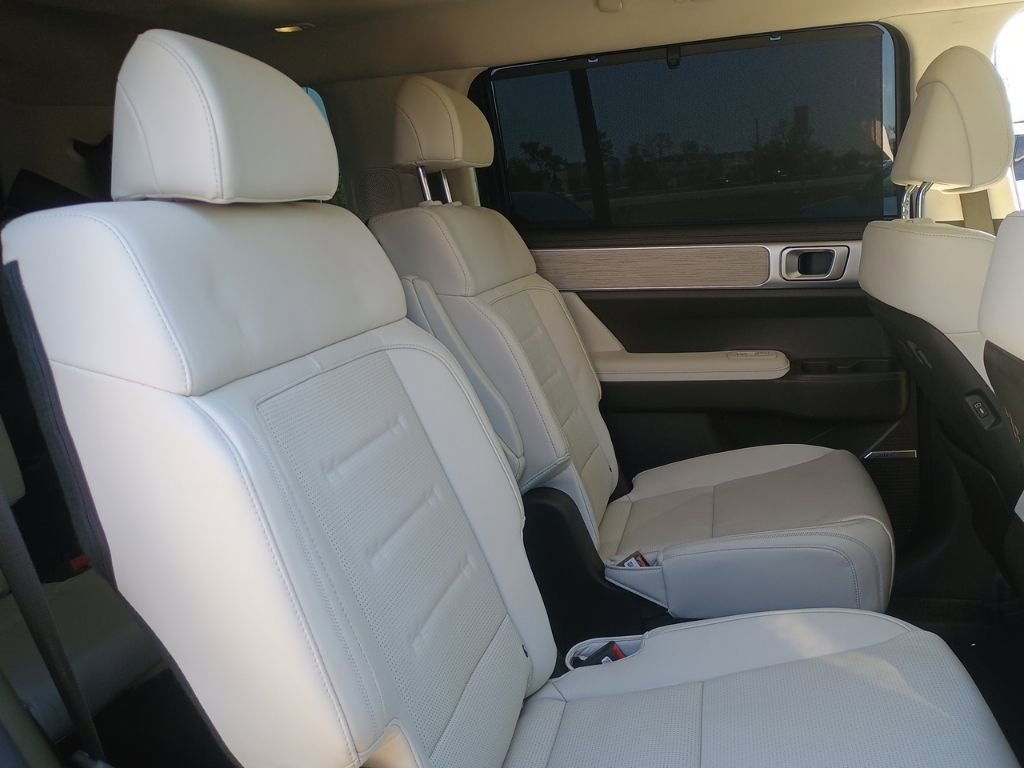 Used 2024 Hyundai Santa Fe Calligraphy image 23