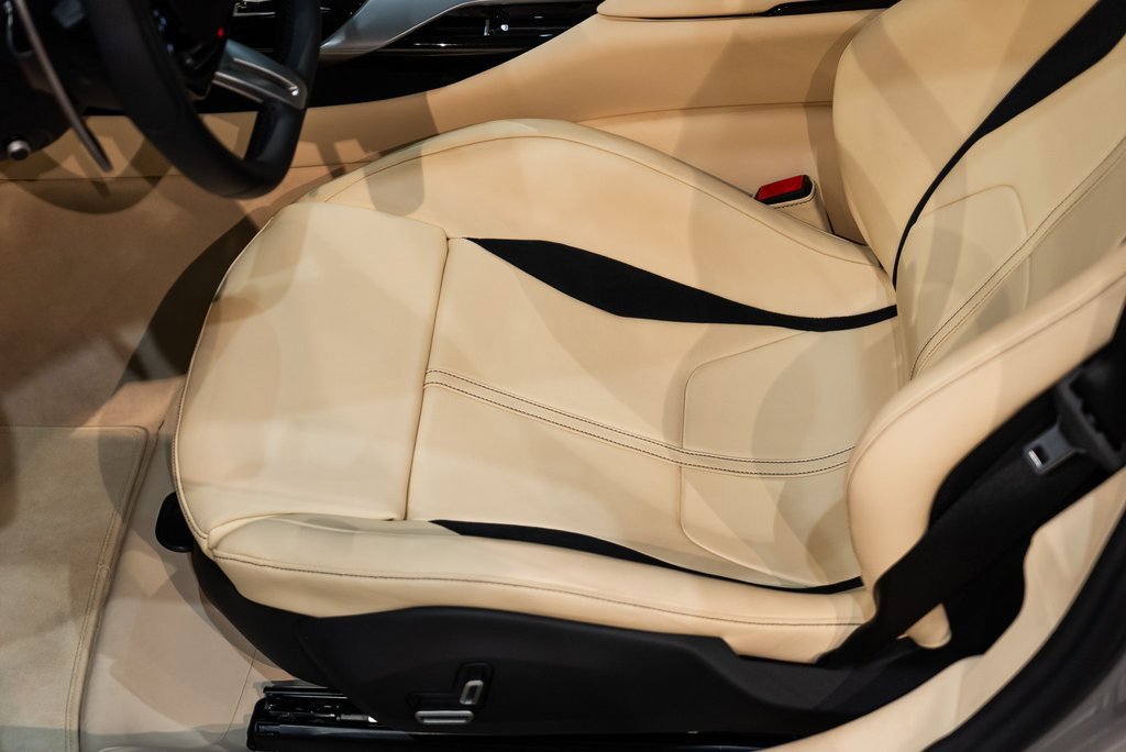 Used 2025 Ferrari 12Cilindri Base image 12