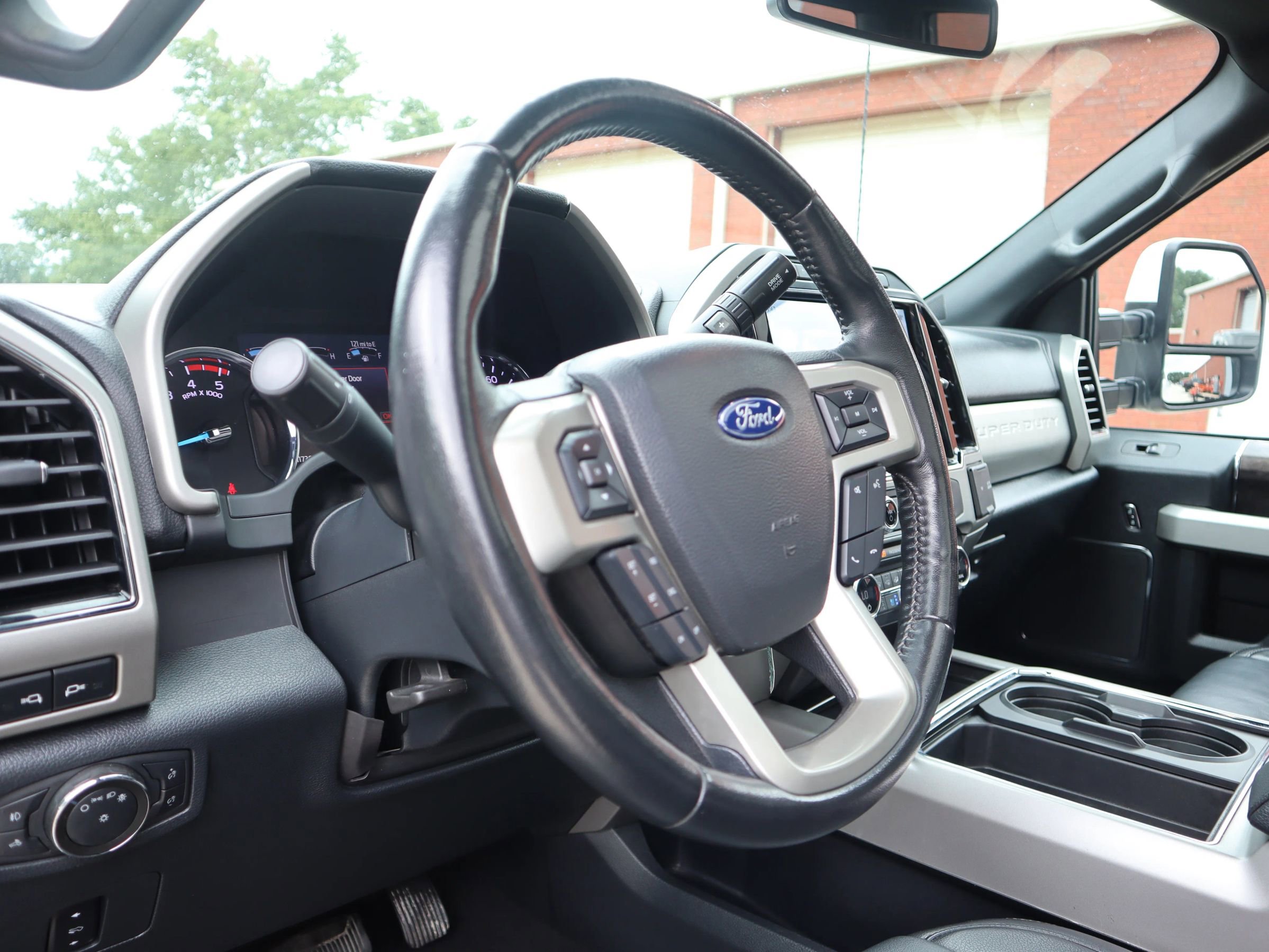 Used 2022 Ford F350 Lariat w/ Tremor Off-Road Package image 15