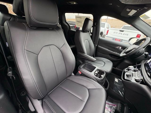 New 2026 Chrysler Pacifica Select image 30