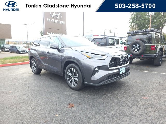 Used 2022 Toyota Highlander XLE