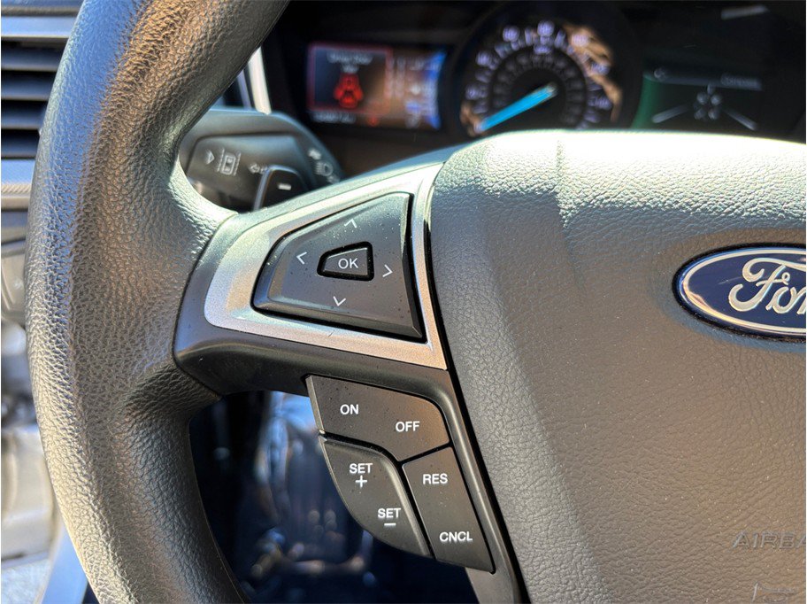 Used 2019 Ford Fusion SE FWD image 22