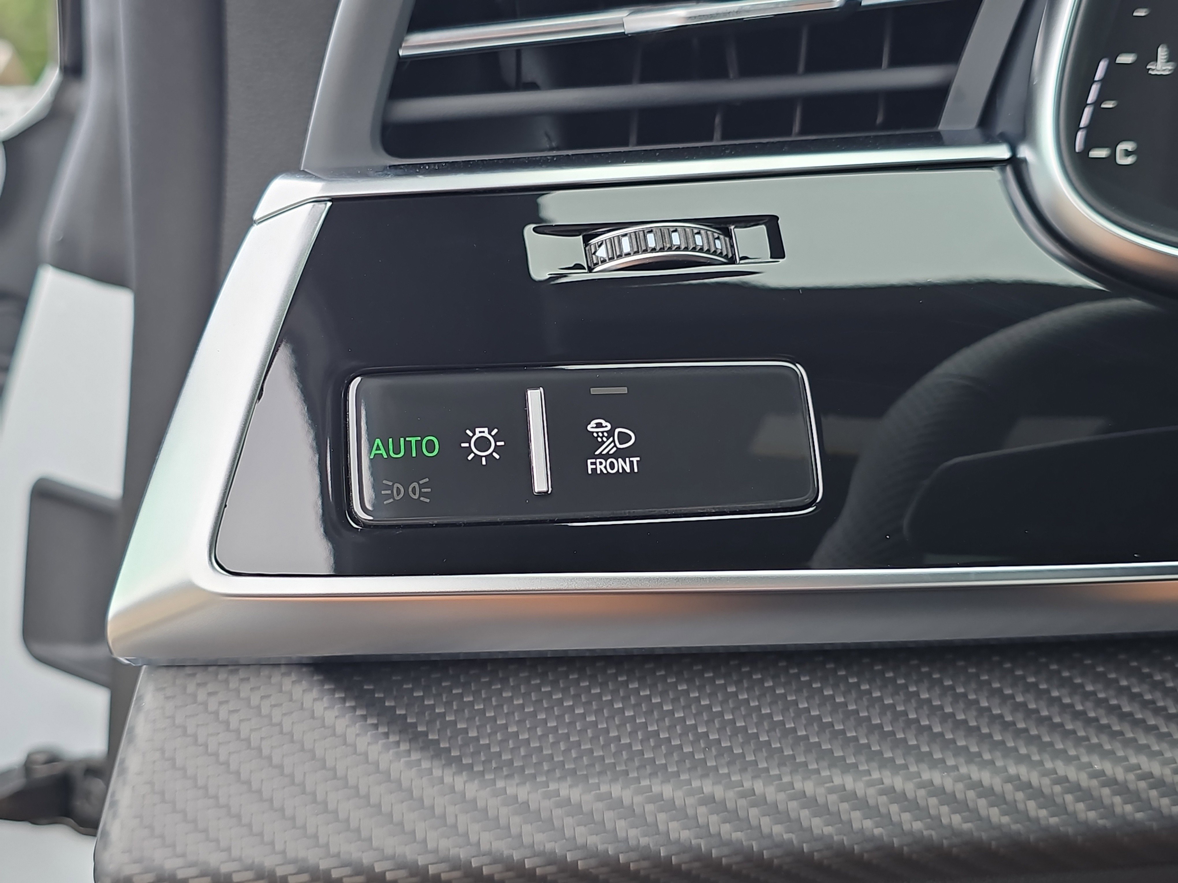 New 2025 Audi RS Q8 performance image 28