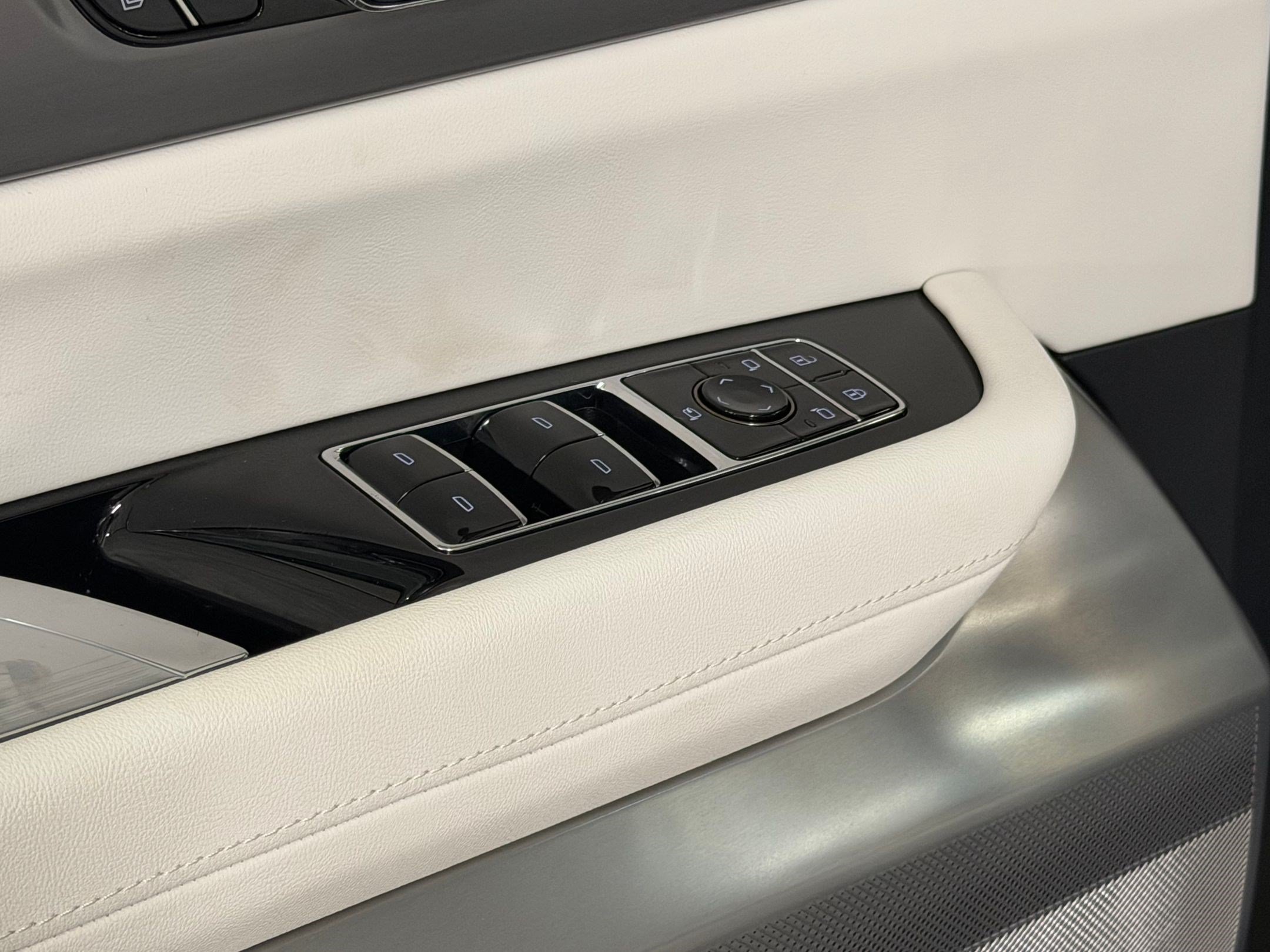New 2027 Cadillac Vistiq Sport AWD/4WD image 31